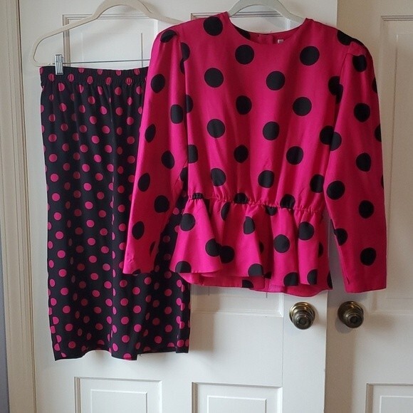 VINTAGE 80s SILK POLKA DOT SKIRT TOP SET PINK PUFF SLEEVE PEPLUM ELASTIC SIZE 10 - Picture 1 of 12